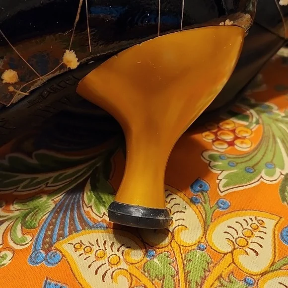 JOHN FLUEVOG Bellevue Rose Dunn Black & Gold Pressed Flowers Lace Up Ankle Boots - Picture 4 of 9